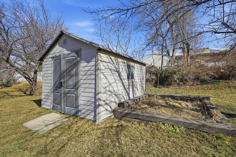 Tiny photo for 965 E 250 S, Kaysville, UT 84037 (MLS # 2135495)