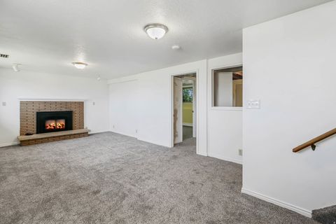 Tiny photo for 965 E 250 S, Kaysville, UT 84037 (MLS # 2135495)