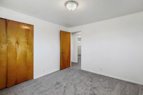 Tiny photo for 965 E 250 S, Kaysville, UT 84037 (MLS # 2135495)