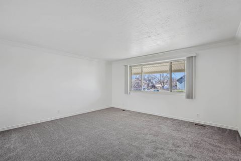 Tiny photo for 965 E 250 S, Kaysville, UT 84037 (MLS # 2135495)
