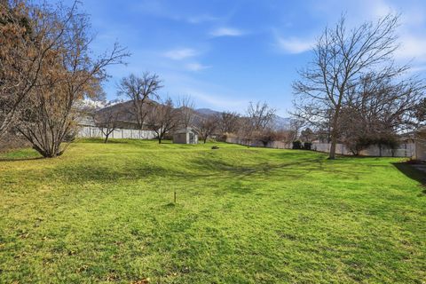Tiny photo for 965 E 250 S, Kaysville, UT 84037 (MLS # 2135495)