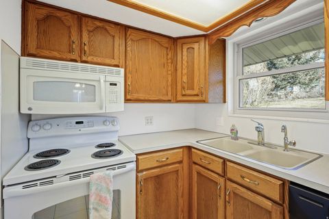 Tiny photo for 965 E 250 S, Kaysville, UT 84037 (MLS # 2135495)