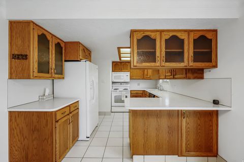 Tiny photo for 965 E 250 S, Kaysville, UT 84037 (MLS # 2135495)