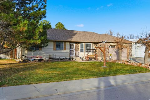 Tiny photo for 2554 W CHERRY GROVE WAY S, South Jordan, UT 84095 (MLS # 2126734)