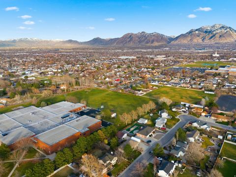 Tiny photo for 2554 W CHERRY GROVE WAY S, South Jordan, UT 84095 (MLS # 2126734)