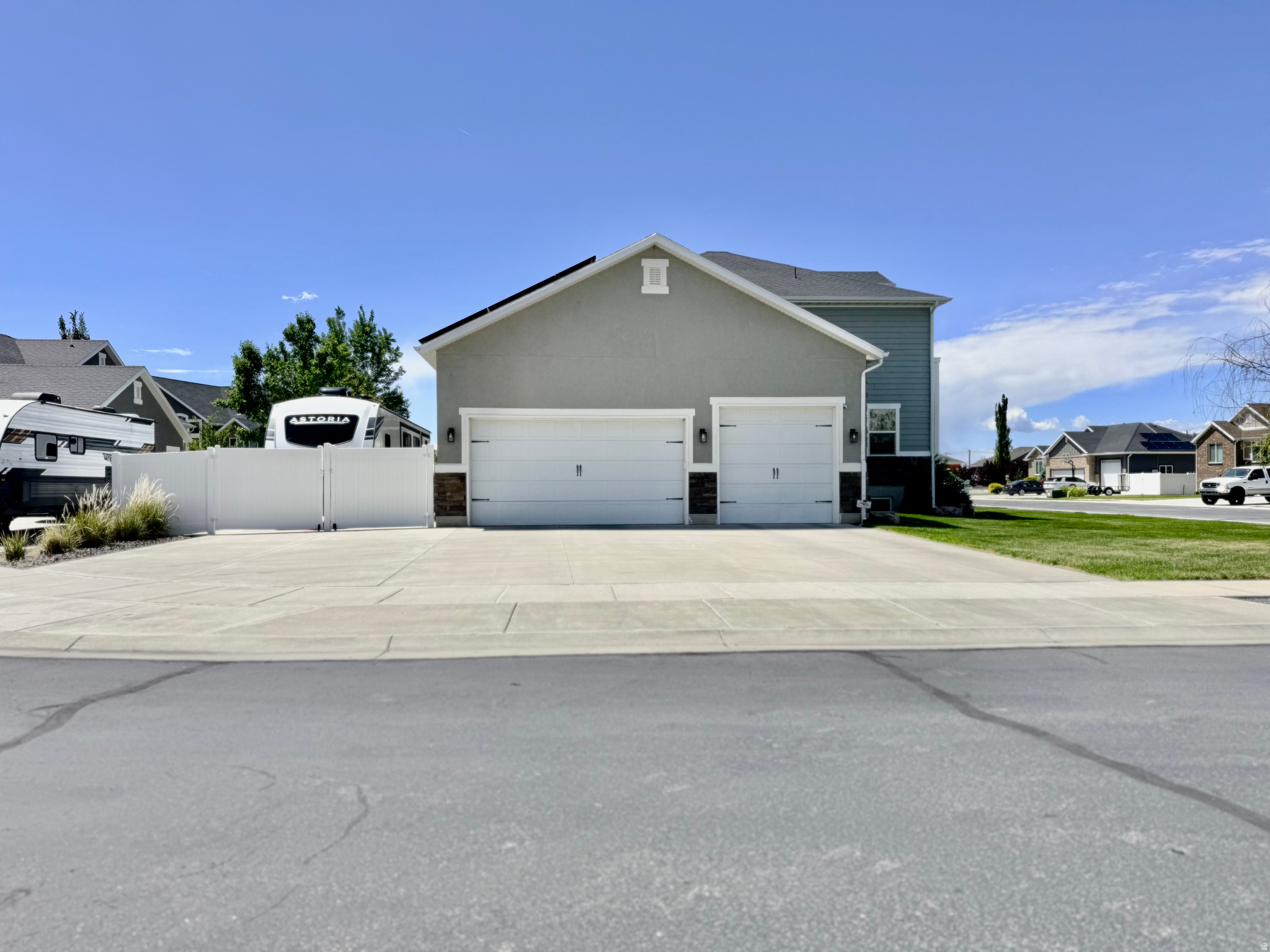 EAGLEGATE ESTATES - Residential