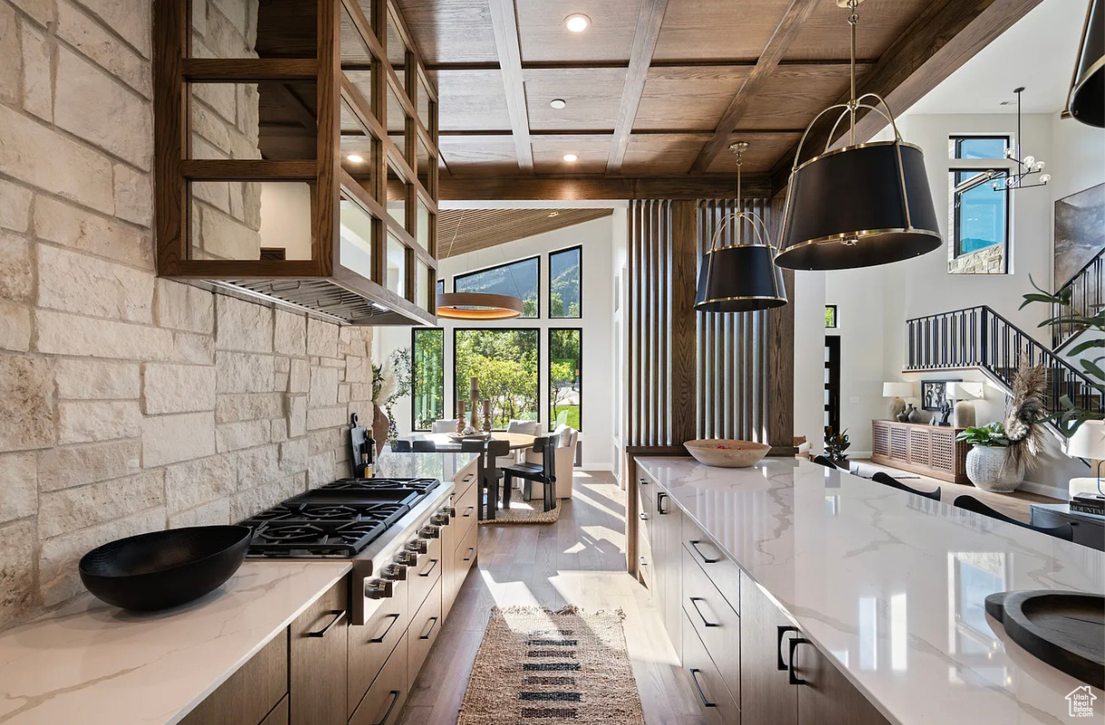 SUMMIT CREEK - Residential