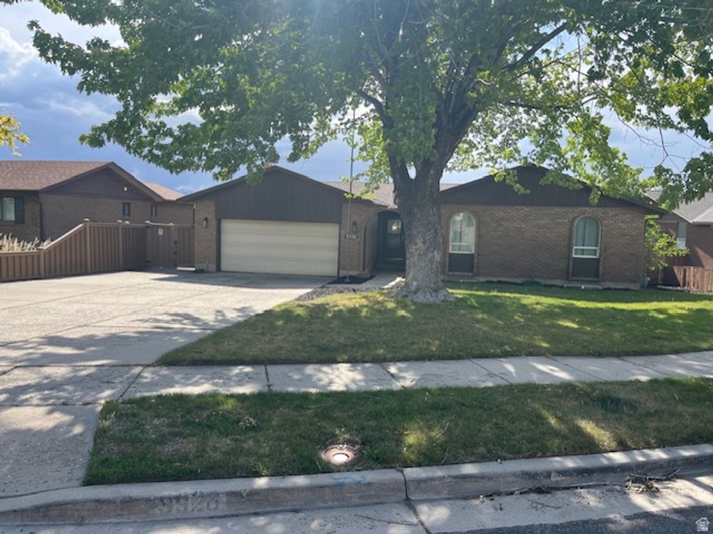 Photo of 9926 S LANNAE DR, Sandy, UT 84094 (MLS # 2155421)