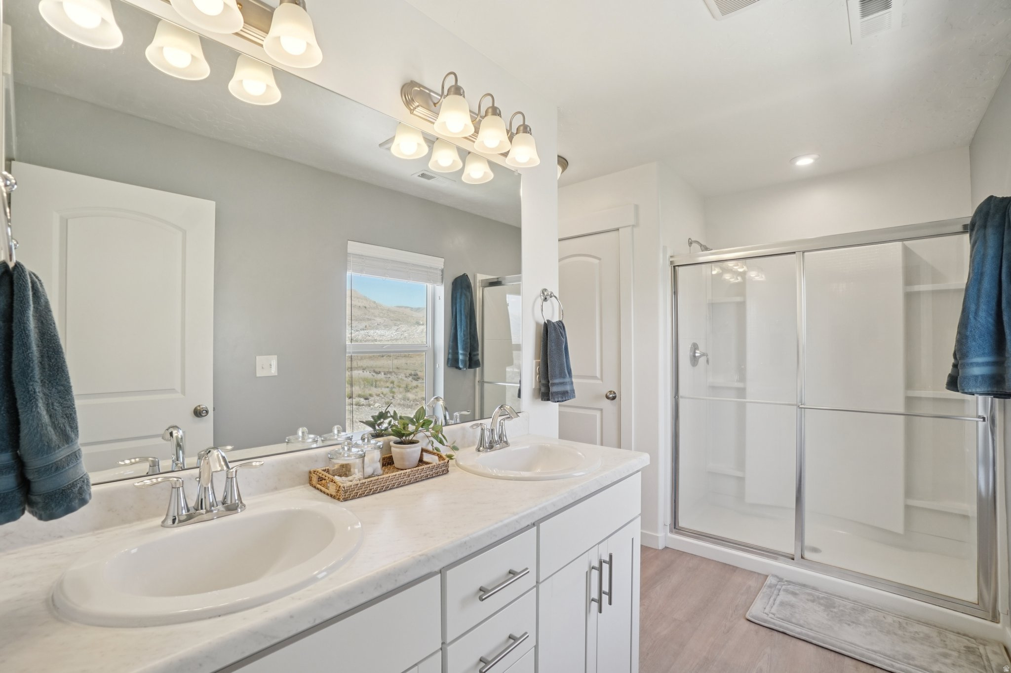 SCENIC MOUNTAIN - Residential