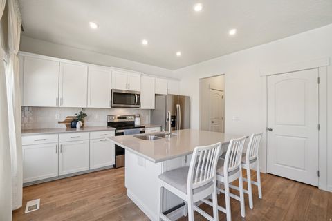 Tiny photo for 4453 E HURSTBOURNE DR, Eagle Mountain, UT 84005 (MLS # 2127265)