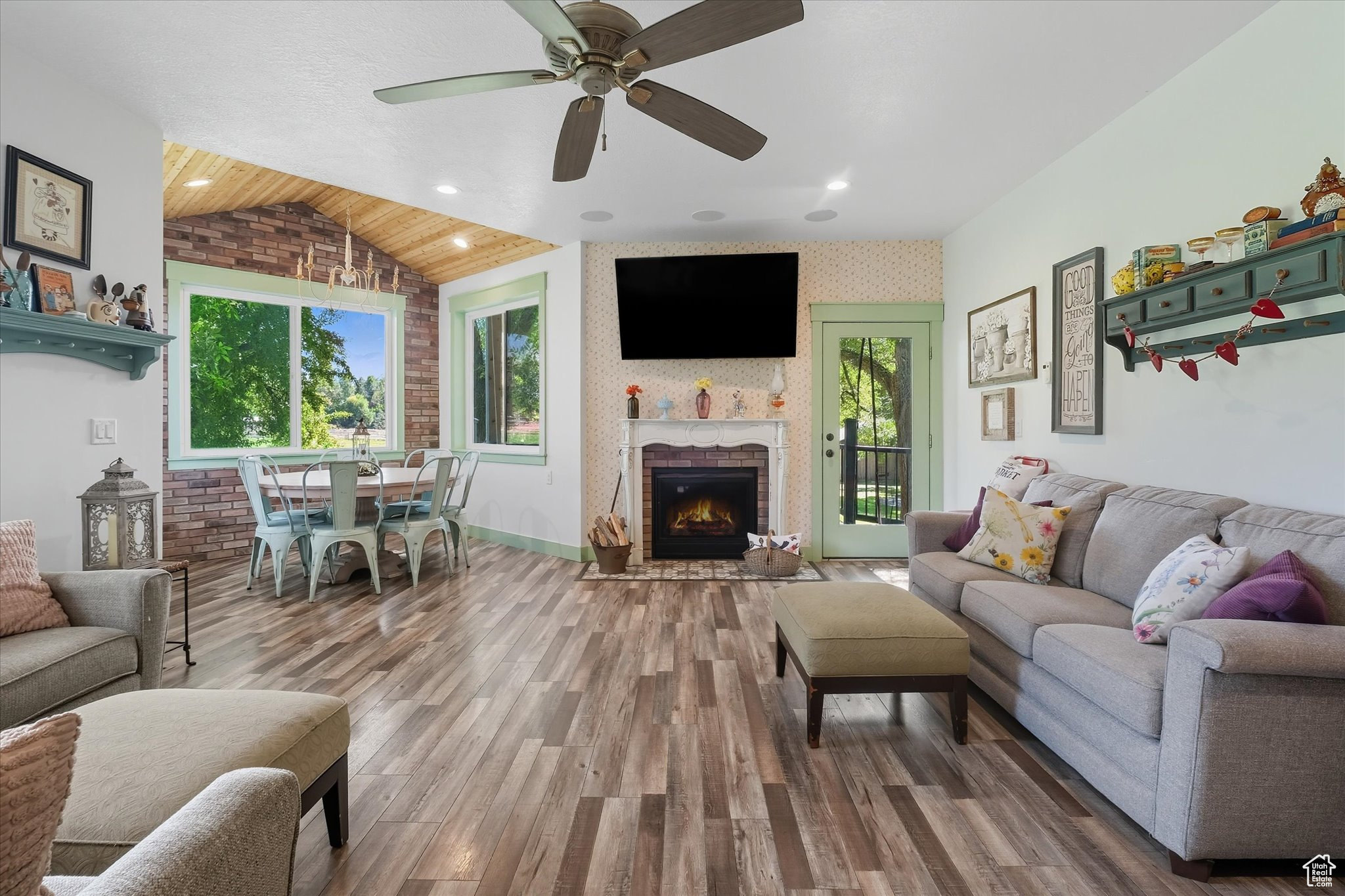 HYDE PARK SOUTH - Residential