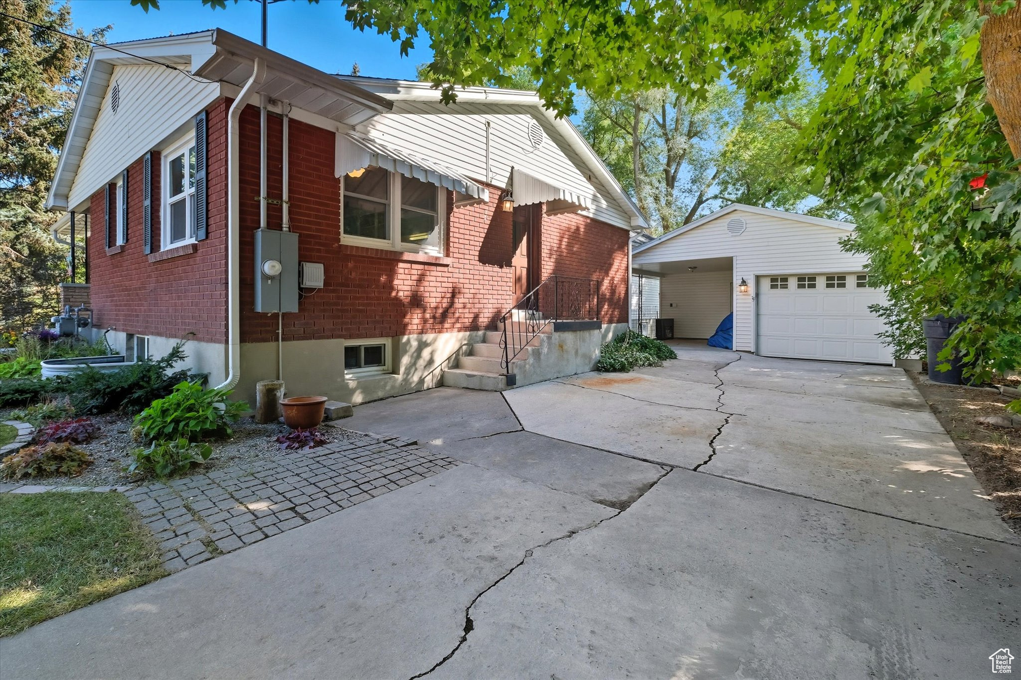 HYDE PARK SOUTH - Residential