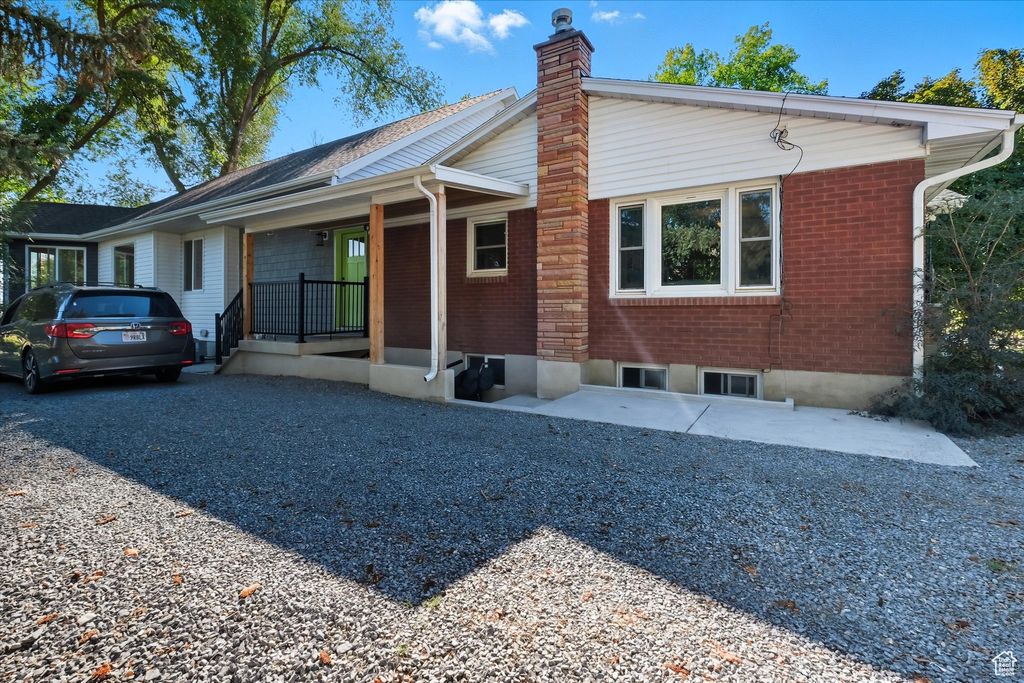 Photo of 164 E 200 S, Hyde Park, UT 84318 (MLS # 2112634)
