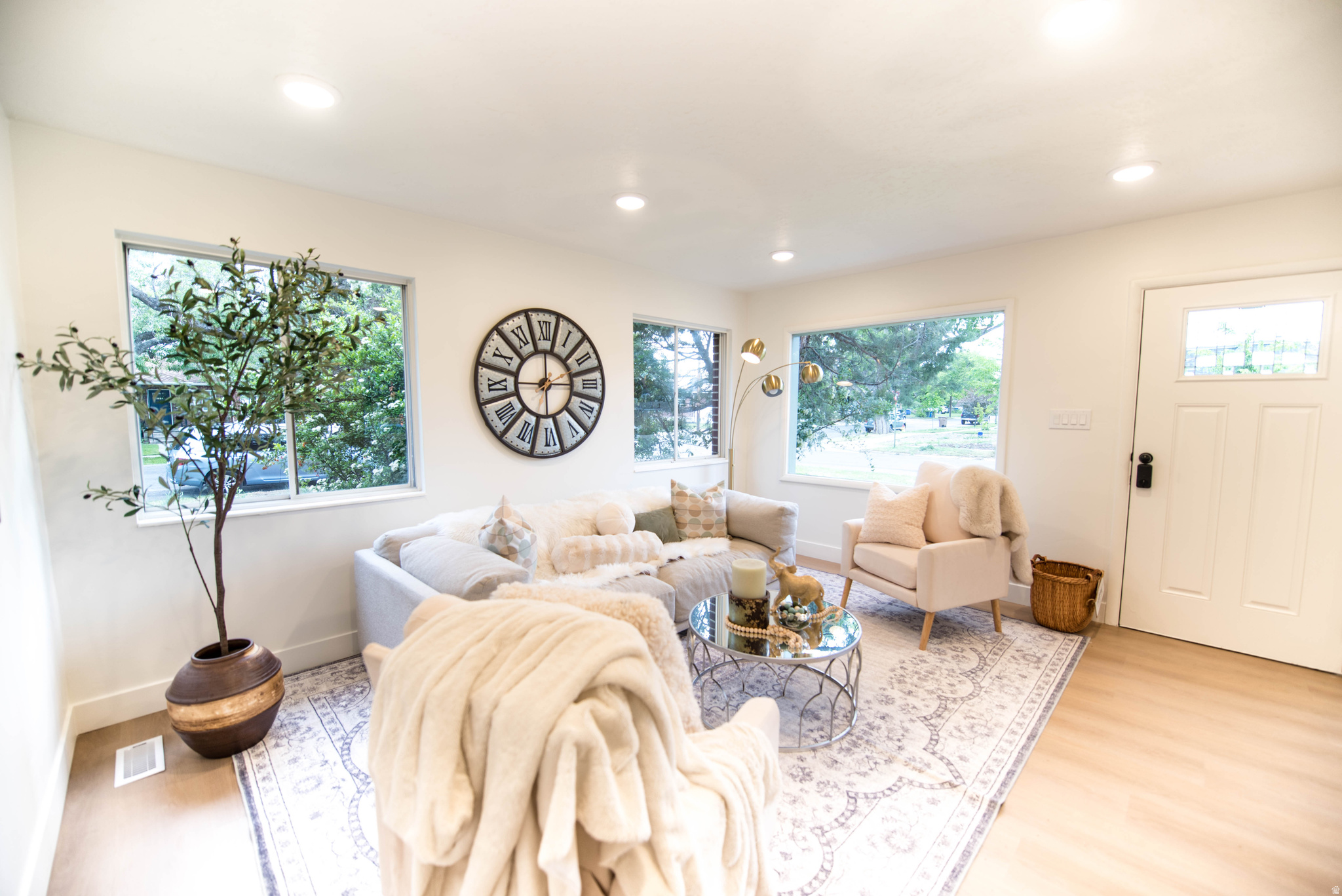 ROBERTS - Residential