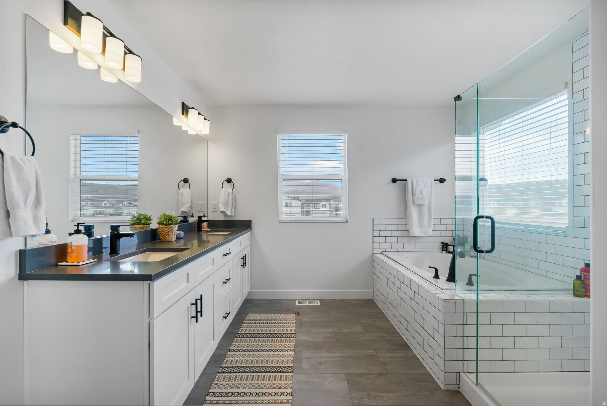 PORTERS CROSSING - Residential