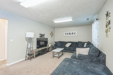Tiny photo for 910 W BRANDERMILL CV S, Murray, UT 84123 (MLS # 2146671)