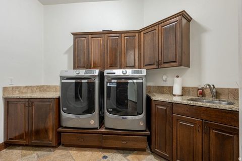 Tiny photo for 2546 E 1240 CIR S, Saint George, UT 84790 (MLS # 2126956)