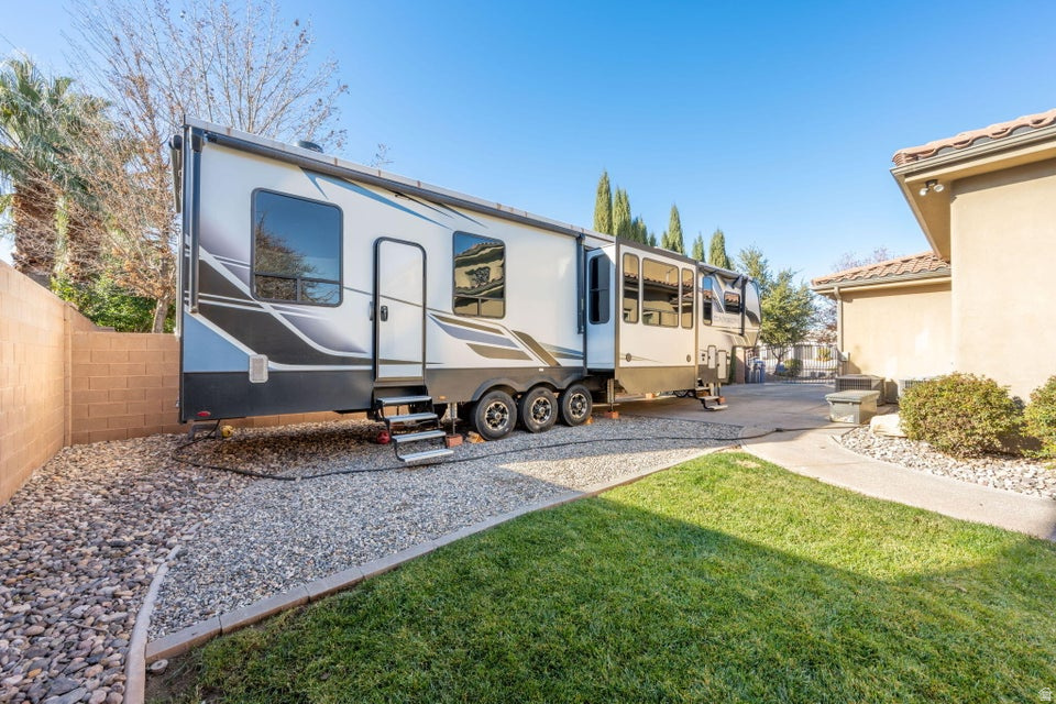 RIVER HOLLOW PH 3 - Residential