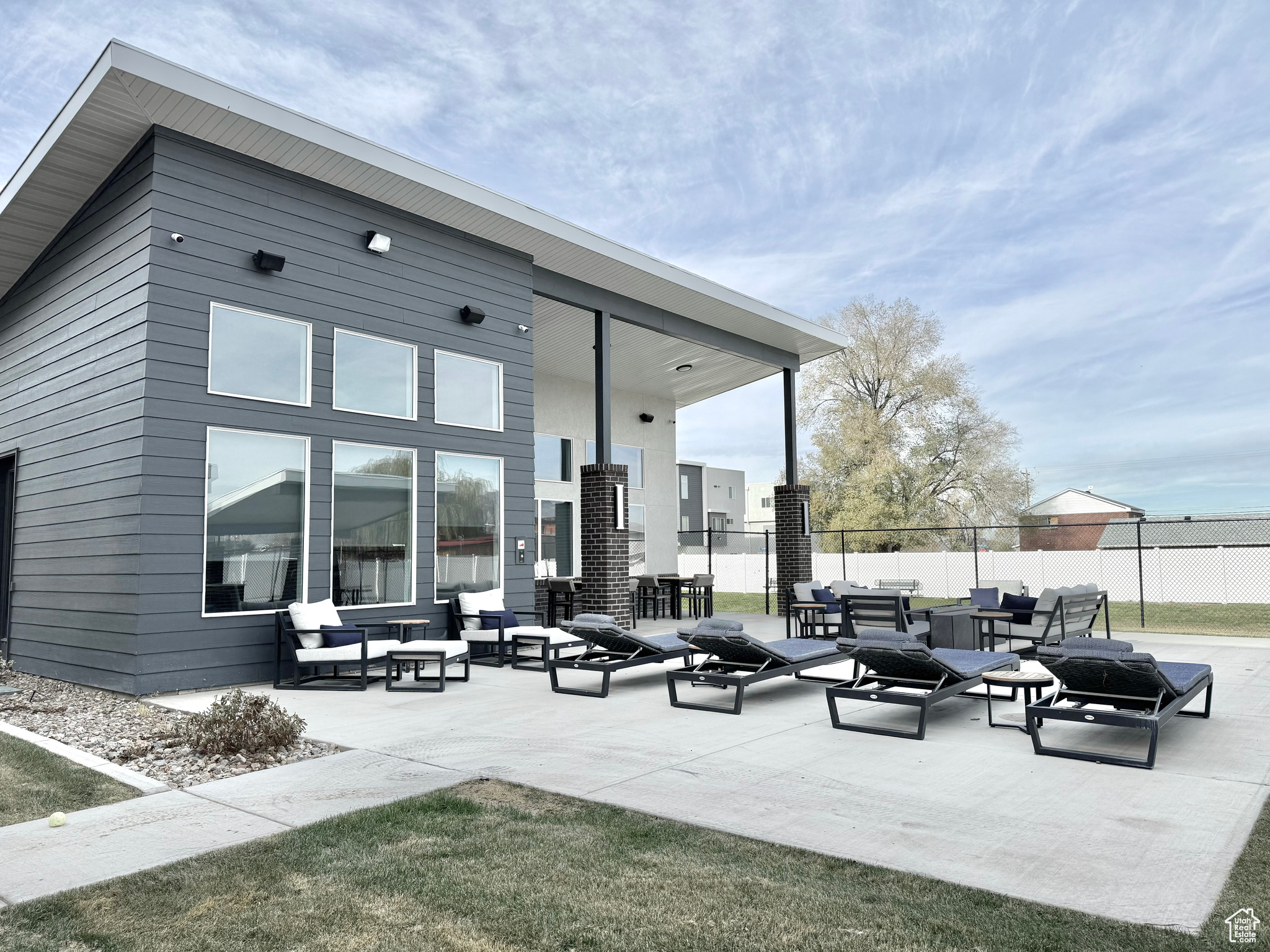WEST GARDEN - Residential
