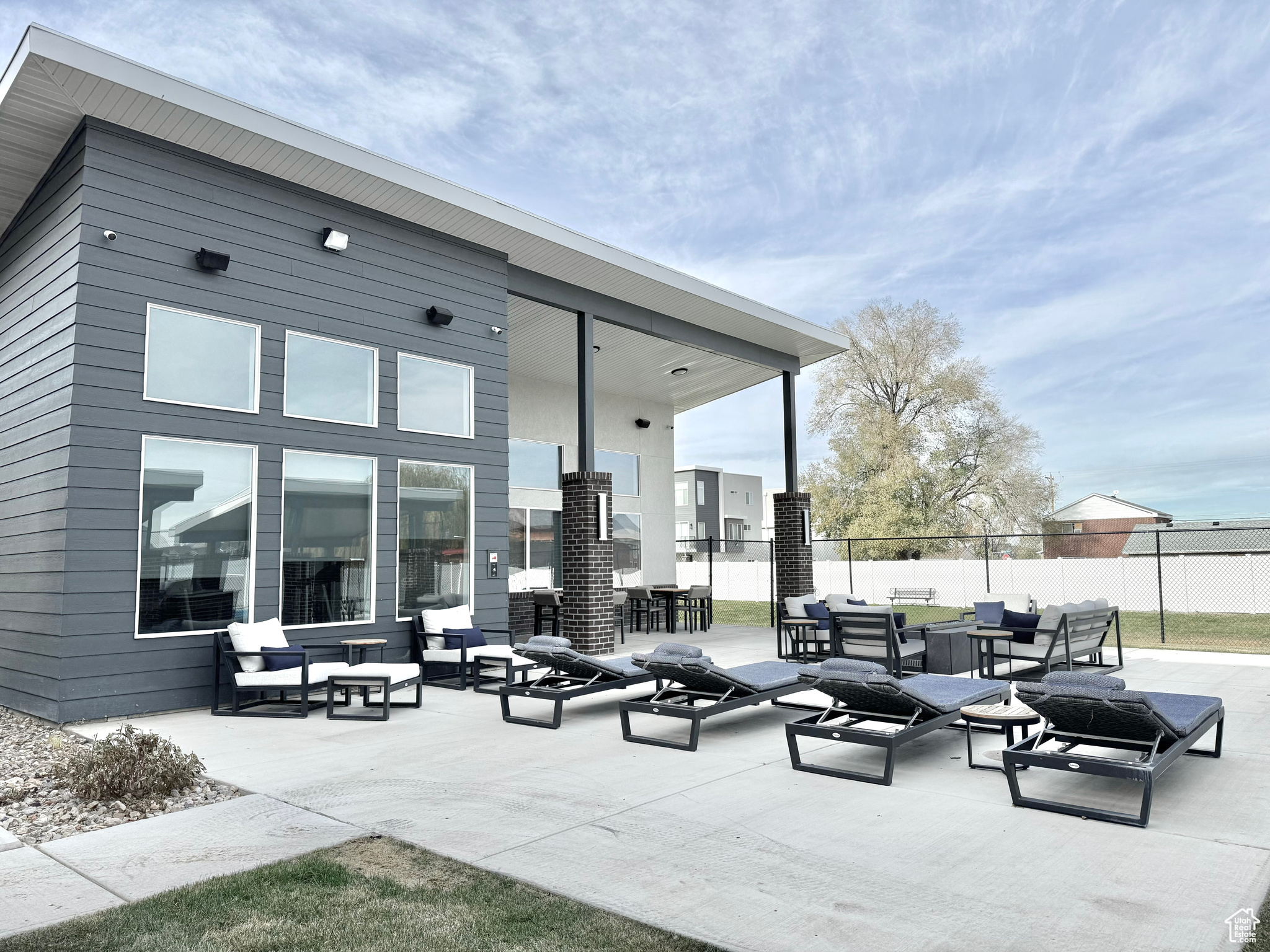 WEST GARDEN - Residential