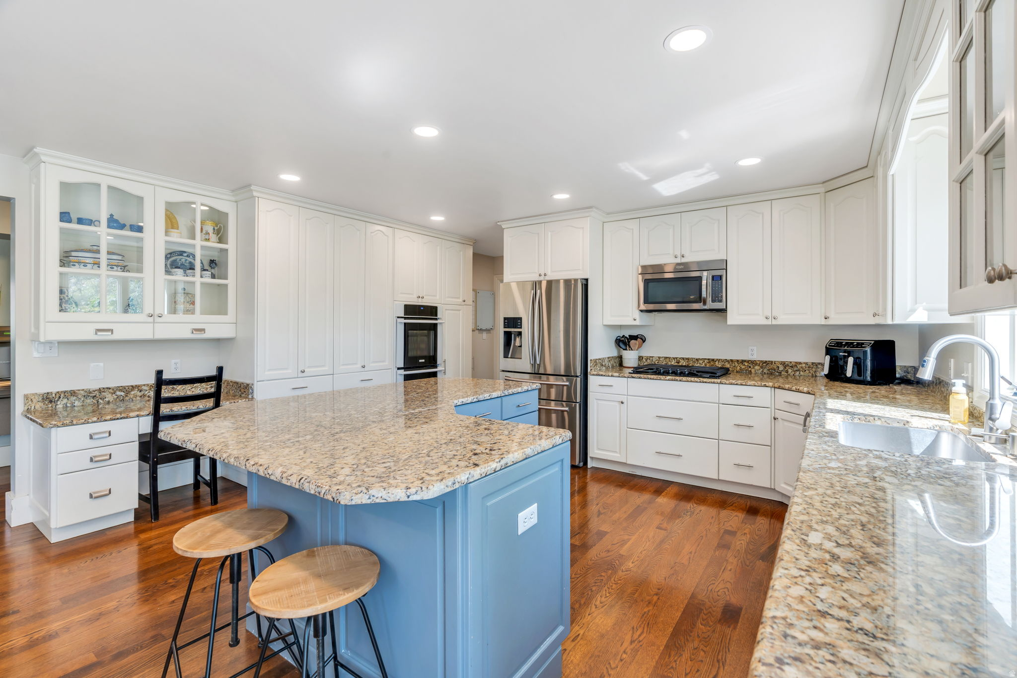 RIVER BREEZE HAVEN - Residential