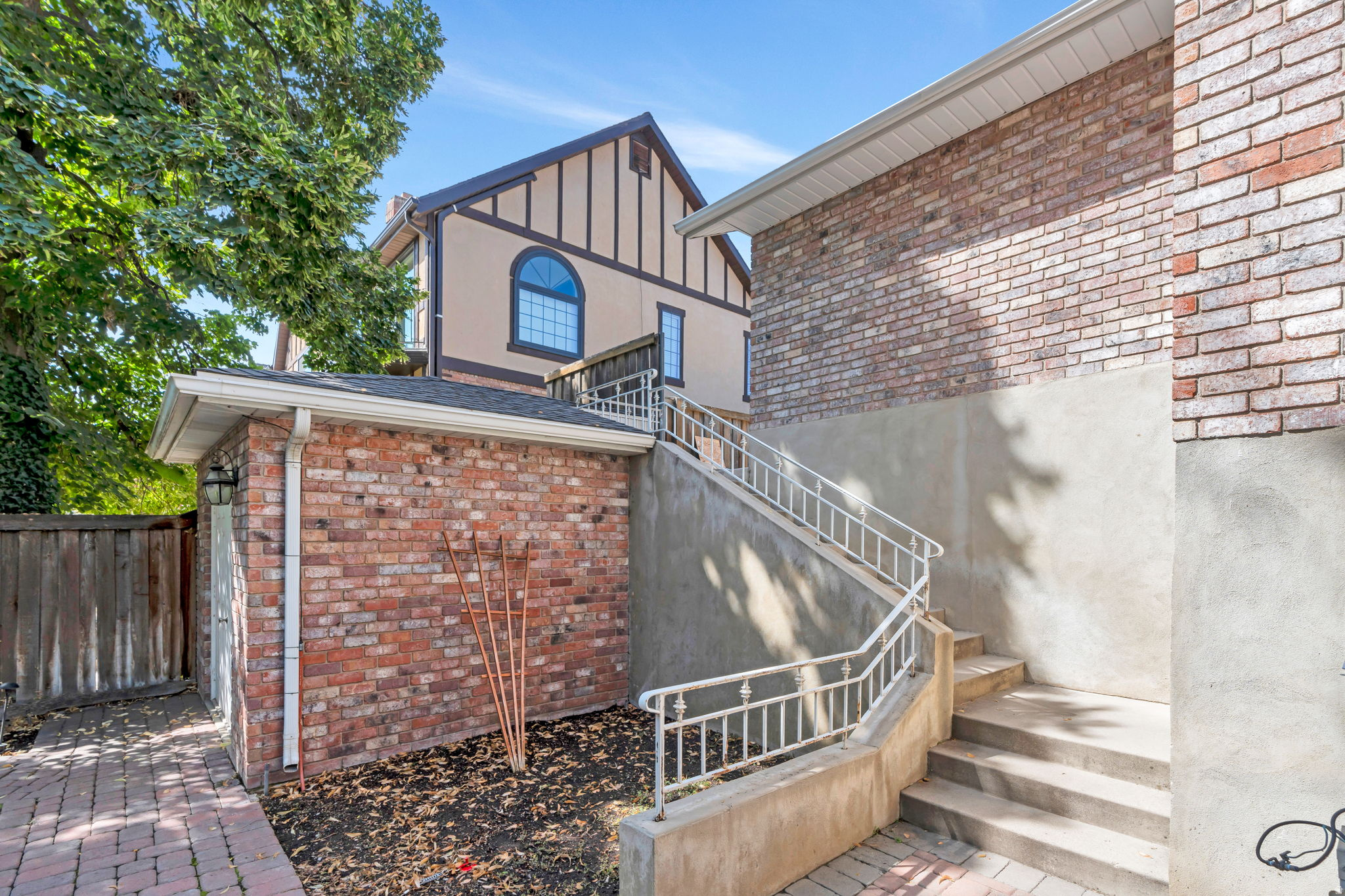 RIVER BREEZE HAVEN - Residential