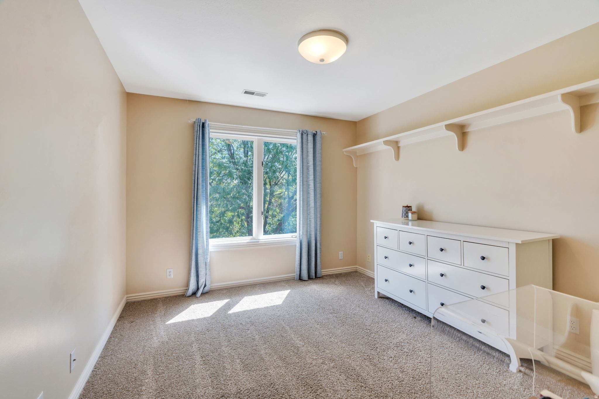 RIVER BREEZE HAVEN - Residential