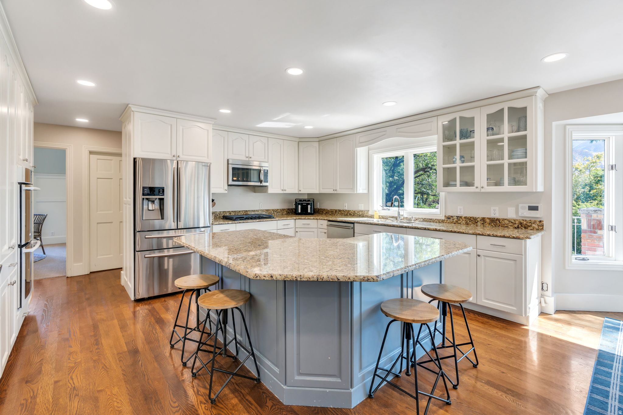 RIVER BREEZE HAVEN - Residential