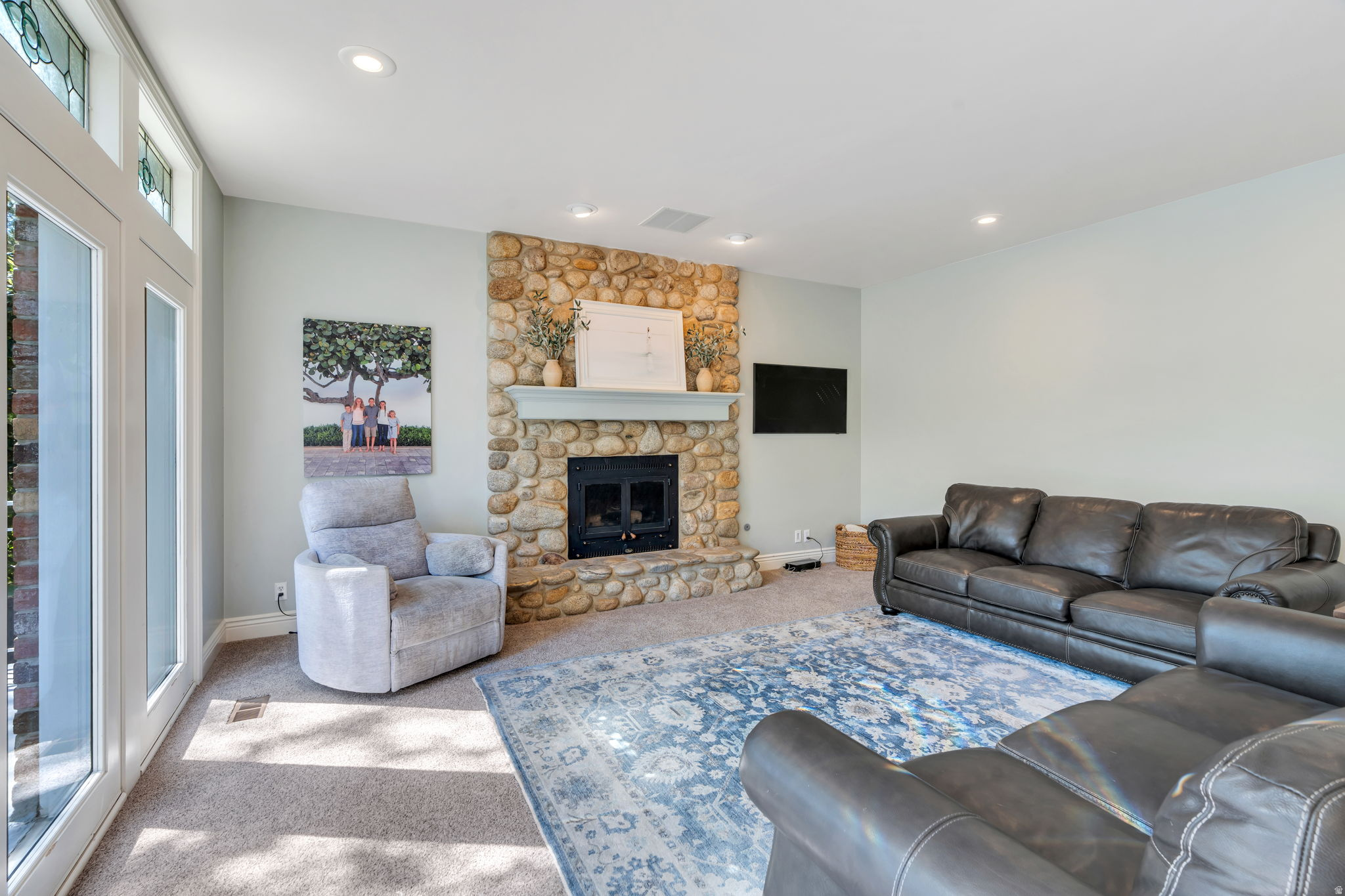 RIVER BREEZE HAVEN - Residential