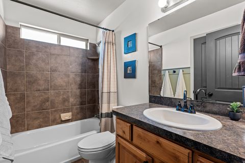 Tiny photo for 154 N 875 W, Clearfield, UT 84015 (MLS # 2125495)