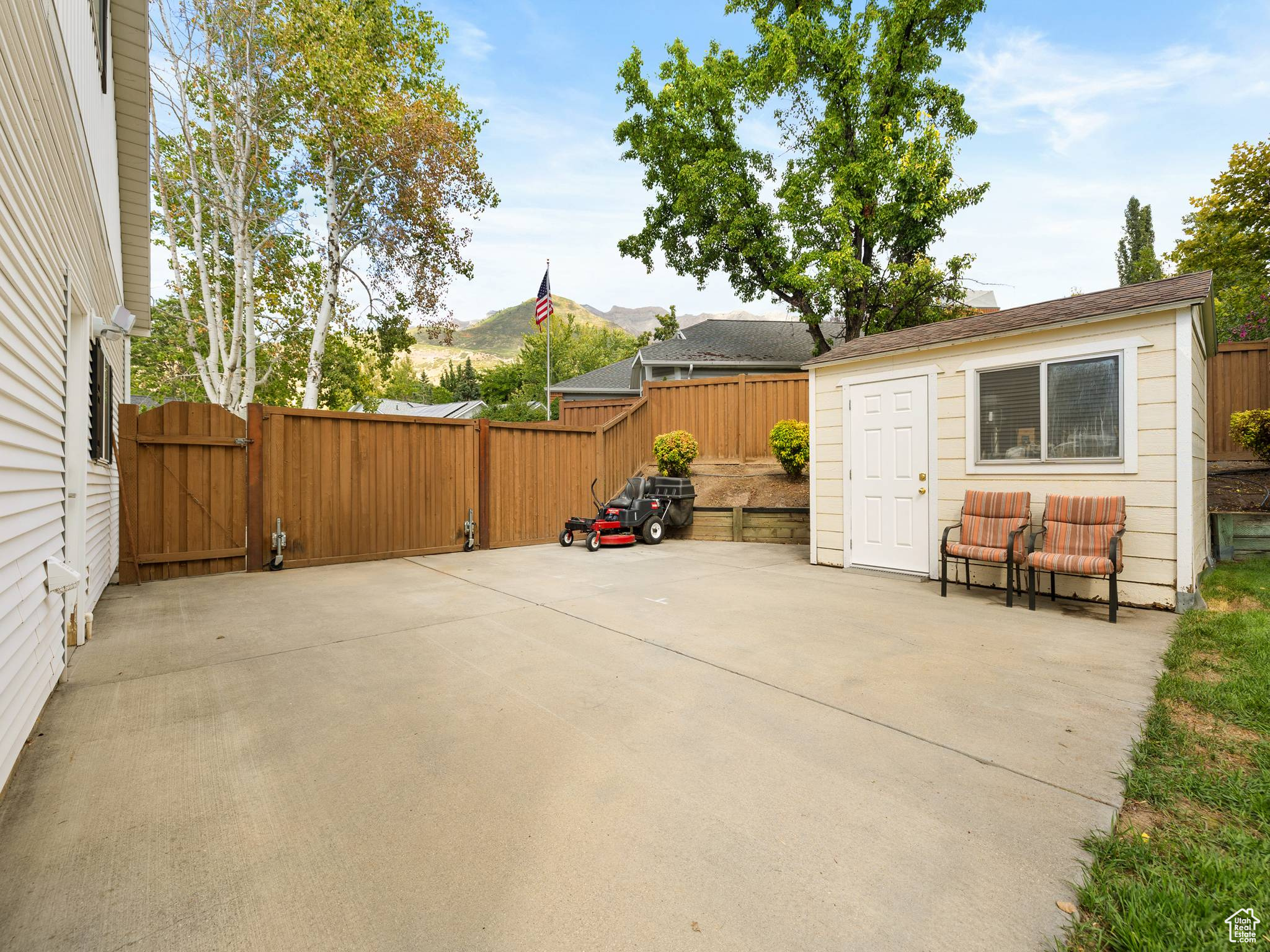LINDON HILLS - Residential