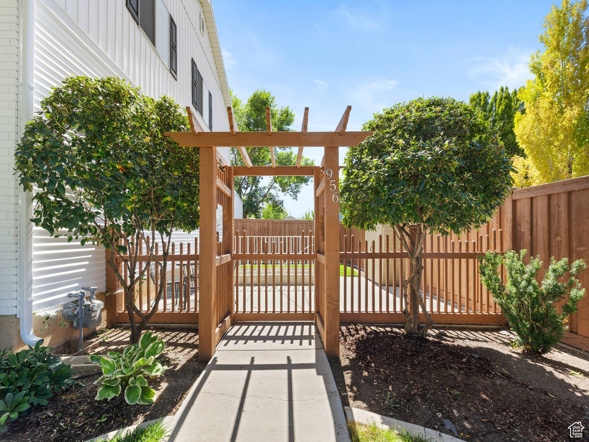 LINDON HILLS - Residential