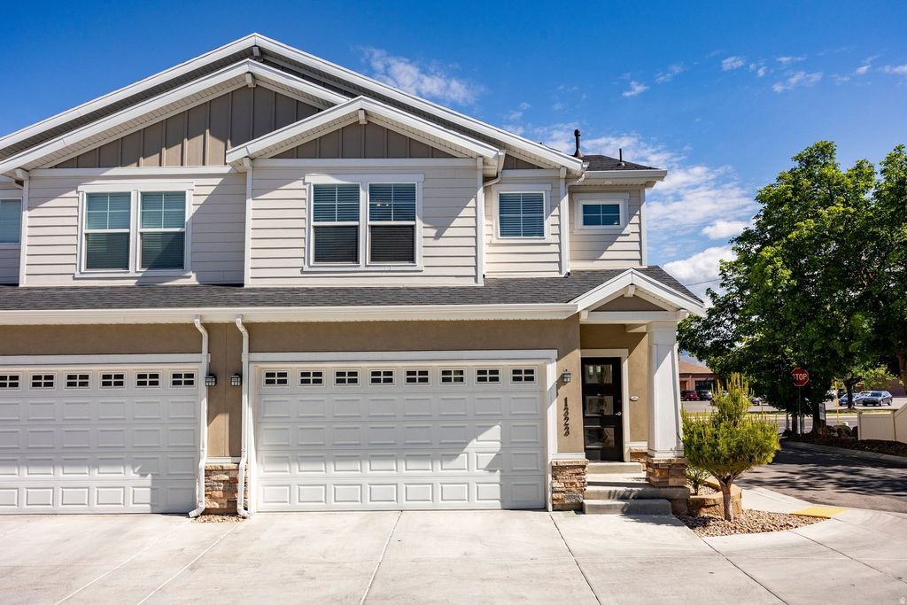 Photo of 1323 E WEYBURN LN S, Holladay, UT 84117 (MLS # 2160574)