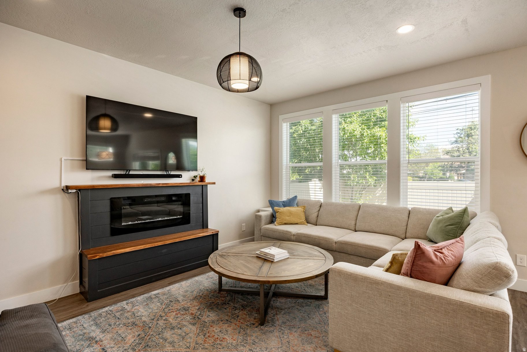 WEYBURN POINTE - Residential