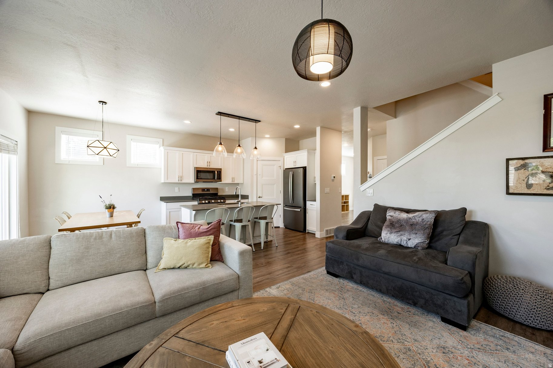 WEYBURN POINTE - Residential