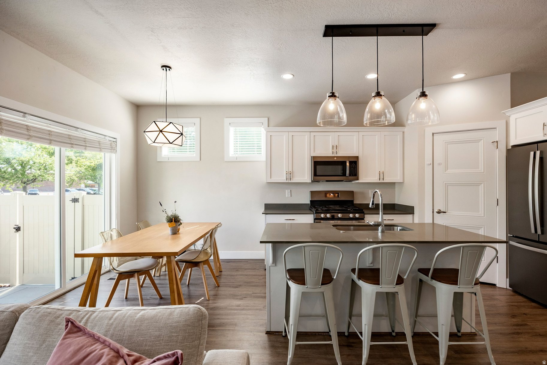 WEYBURN POINTE - Residential