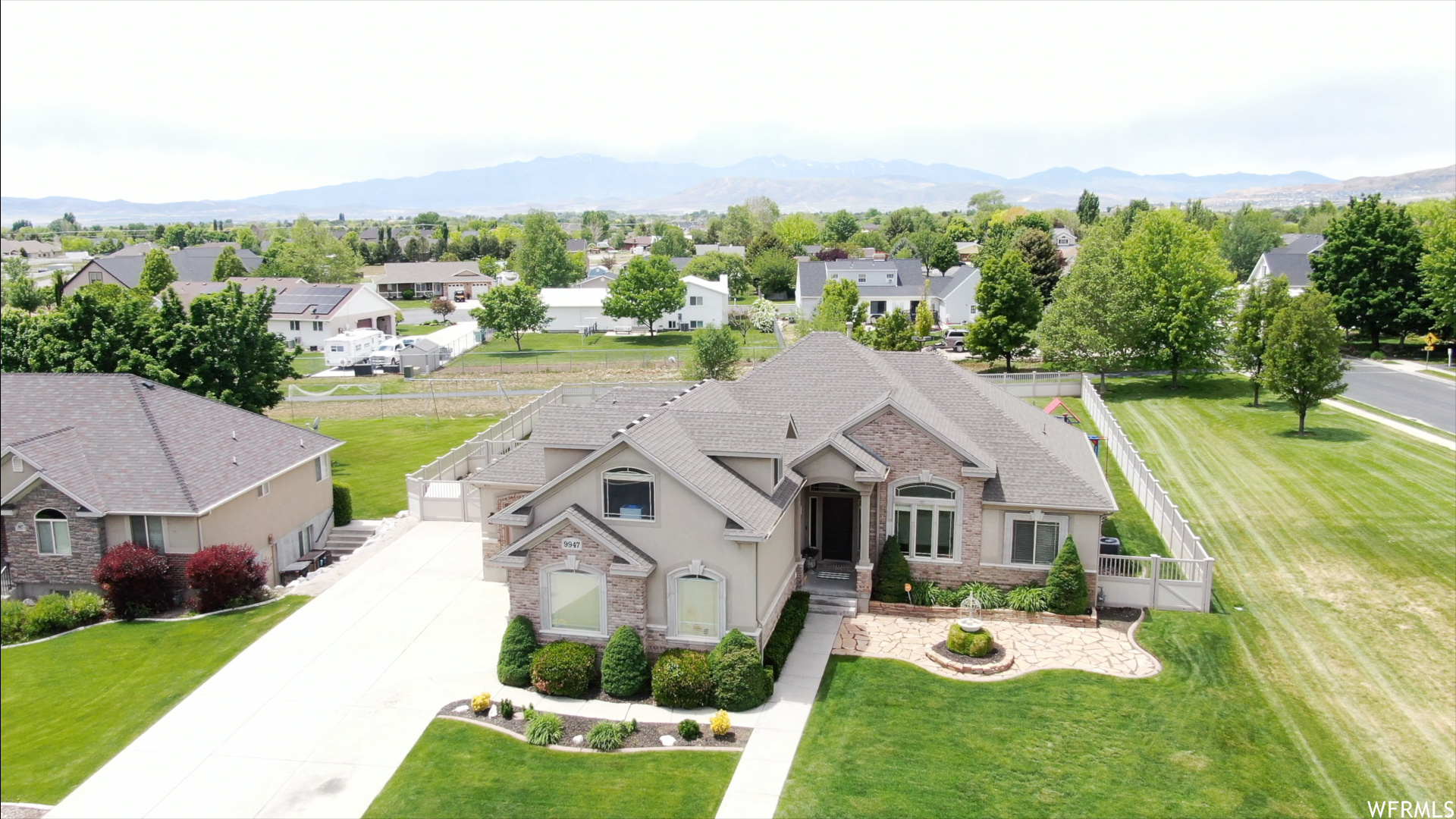 WINDSOR MEADOWS - Residential