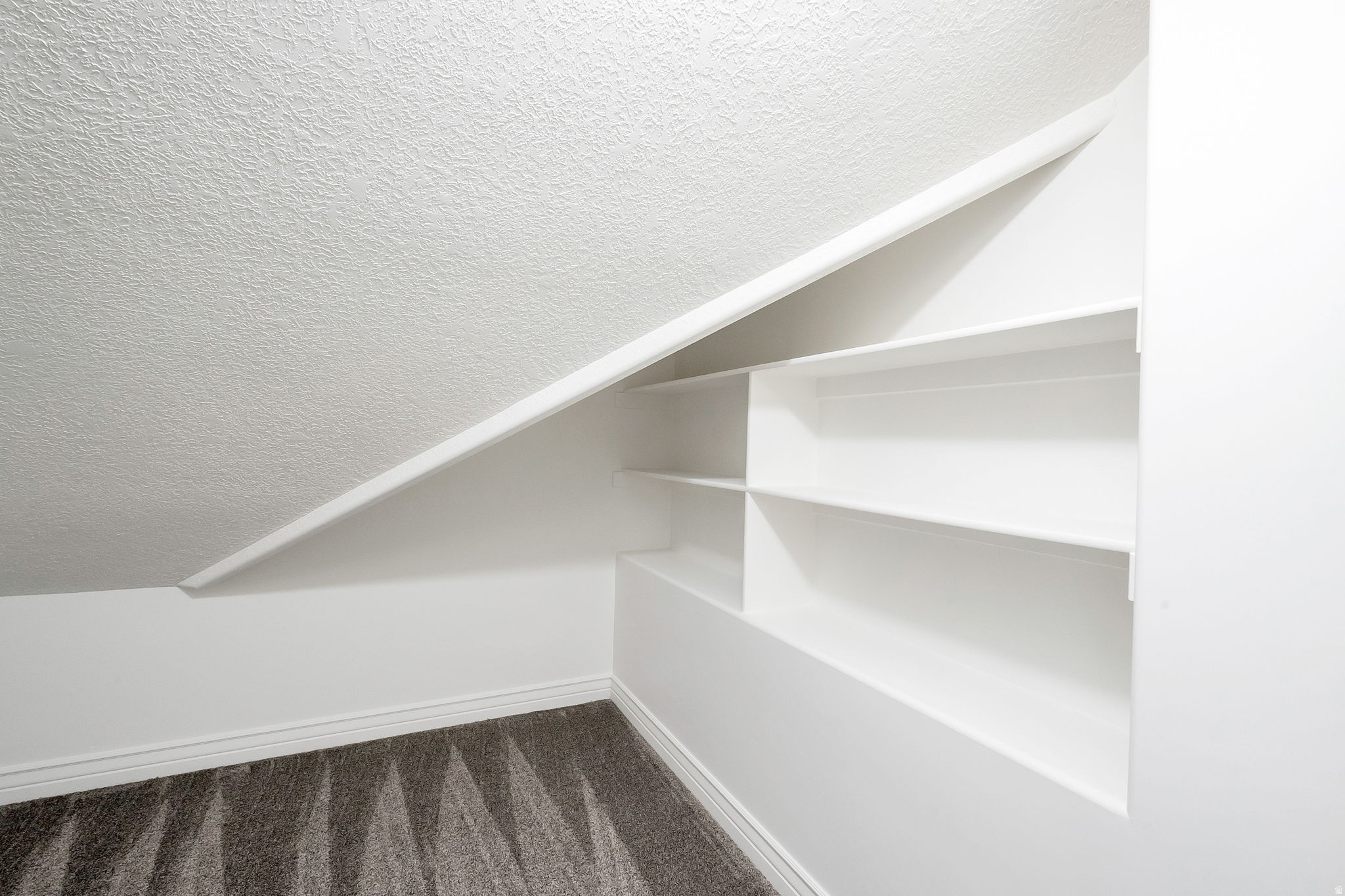 WINDSOR MEADOWS - Residential