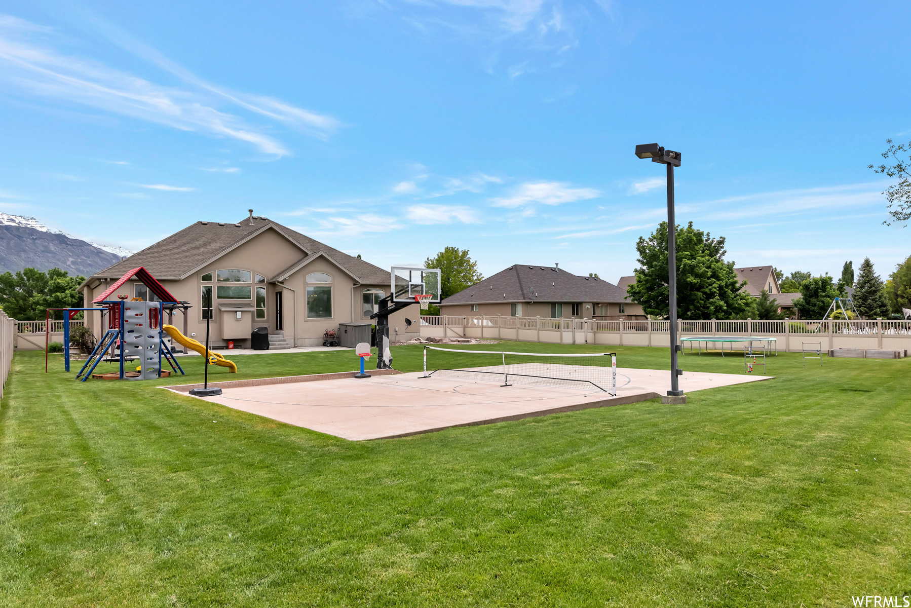 WINDSOR MEADOWS - Residential