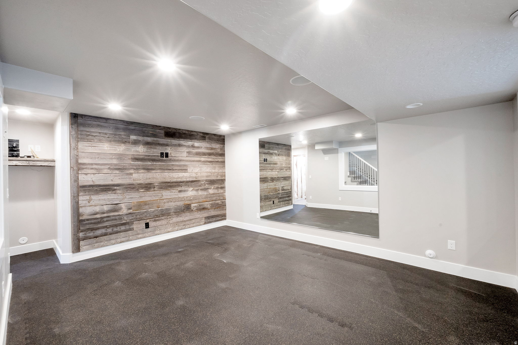 WINDSOR MEADOWS - Residential