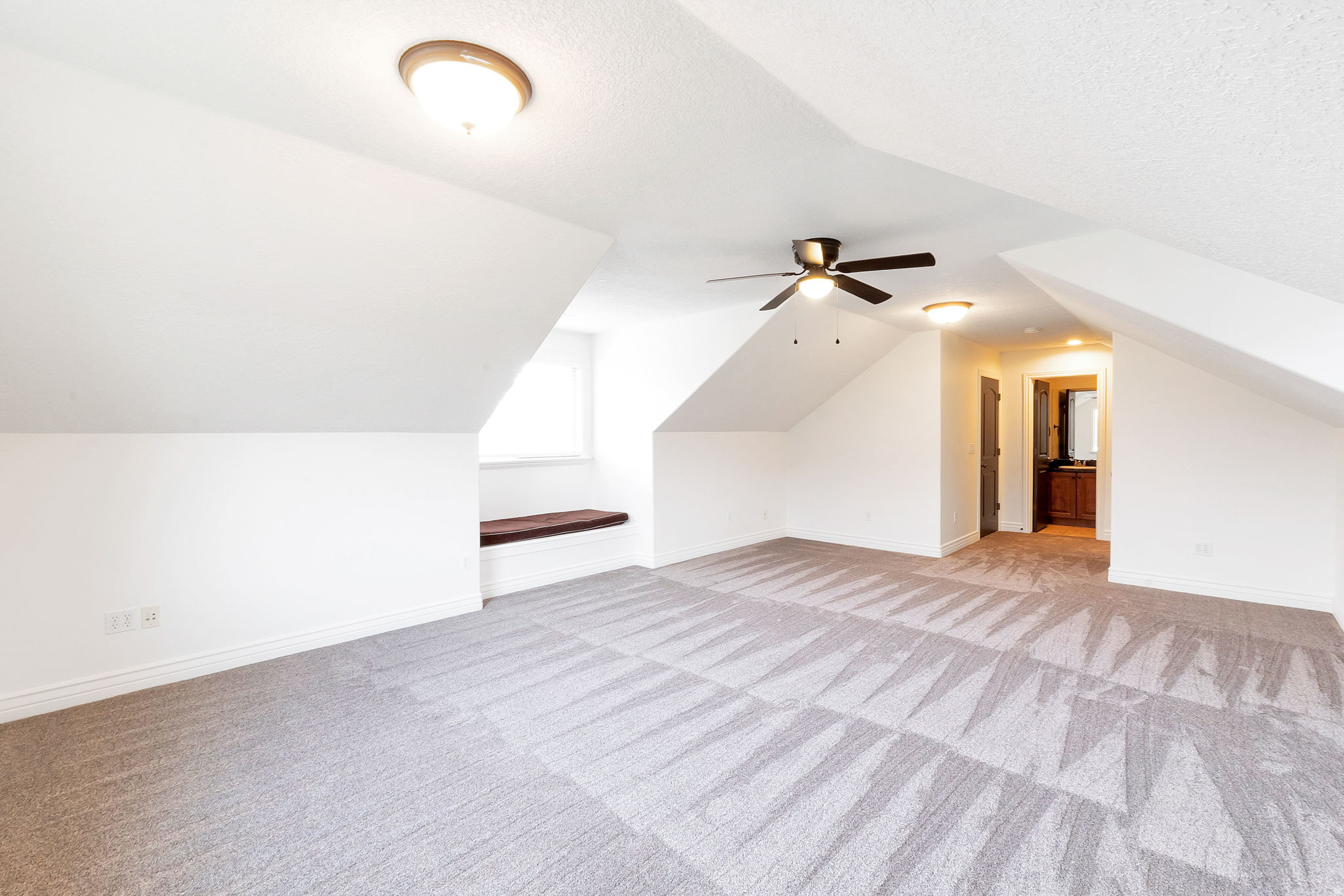 WINDSOR MEADOWS - Residential