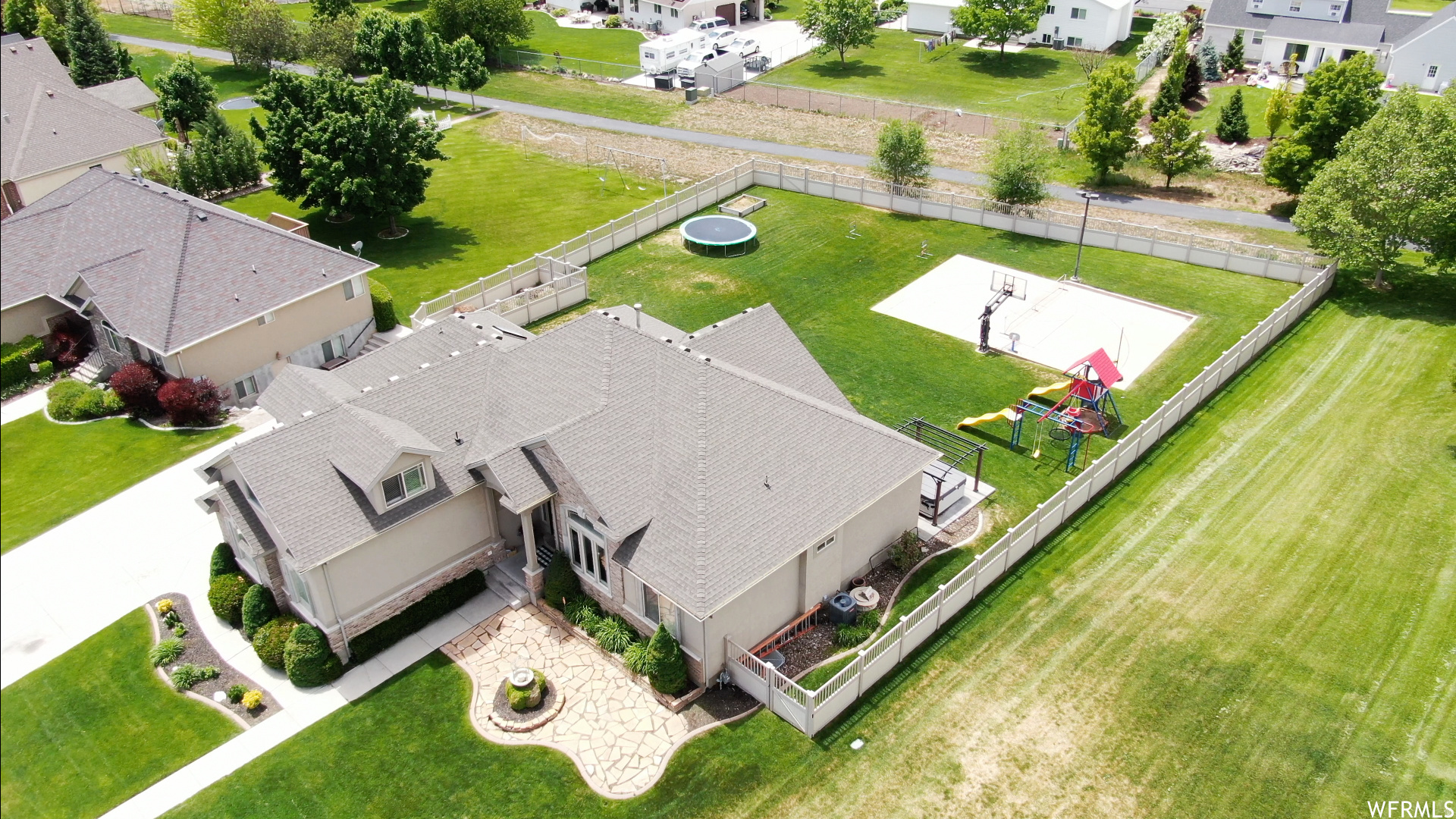 WINDSOR MEADOWS - Residential