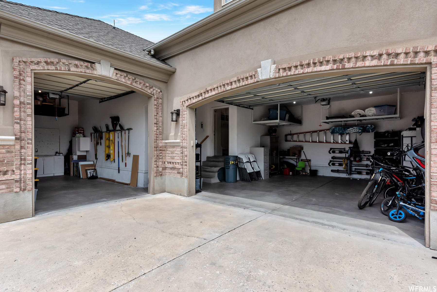 WINDSOR MEADOWS - Residential