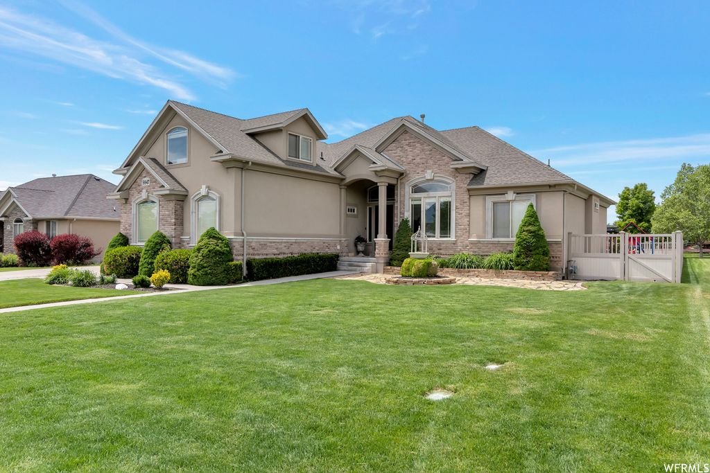 Photo of 9947 N YORKSHIRE CT, Highland, UT 84003 (MLS # 2122896)