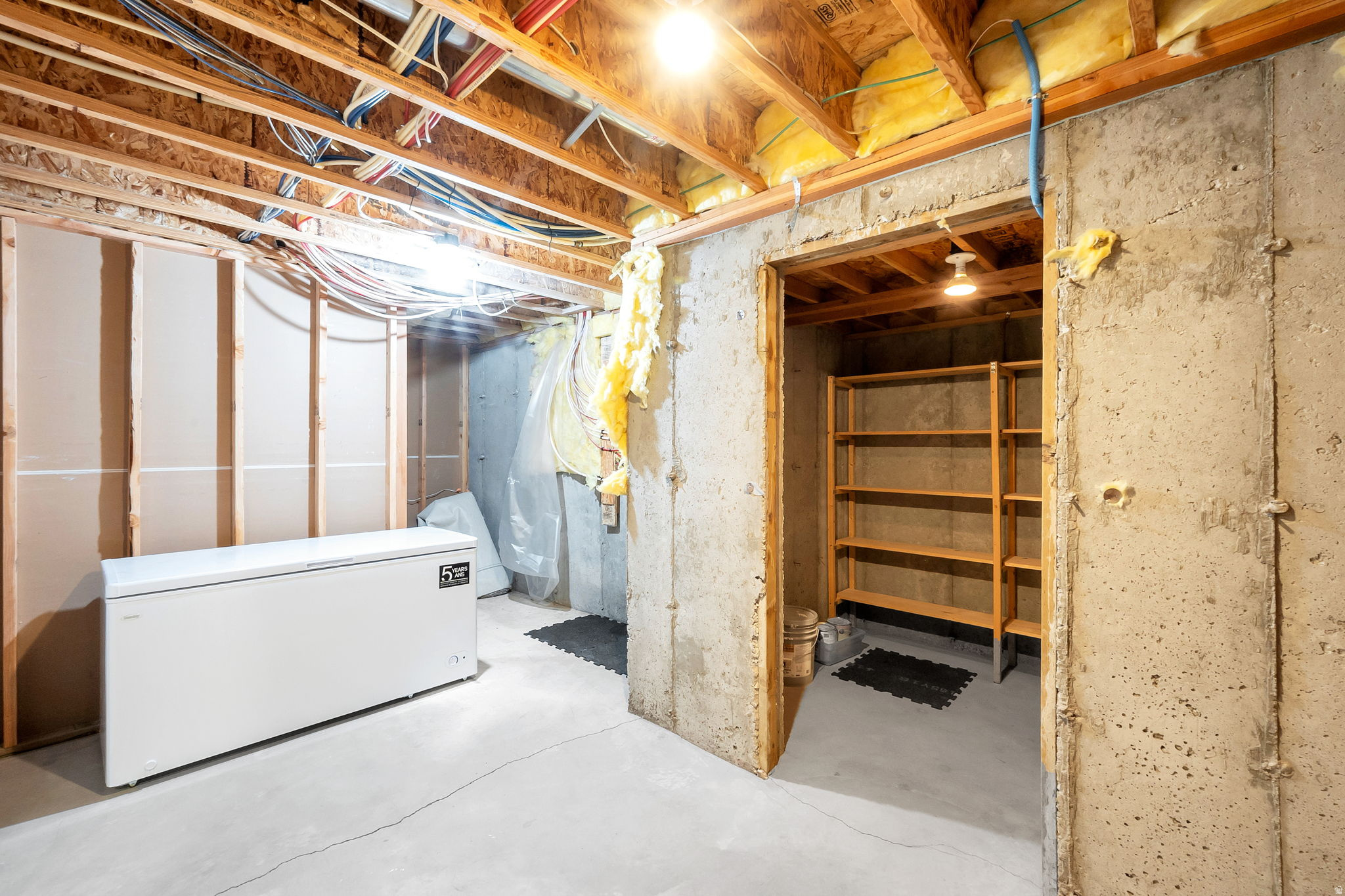 WINDSOR MEADOWS - Residential