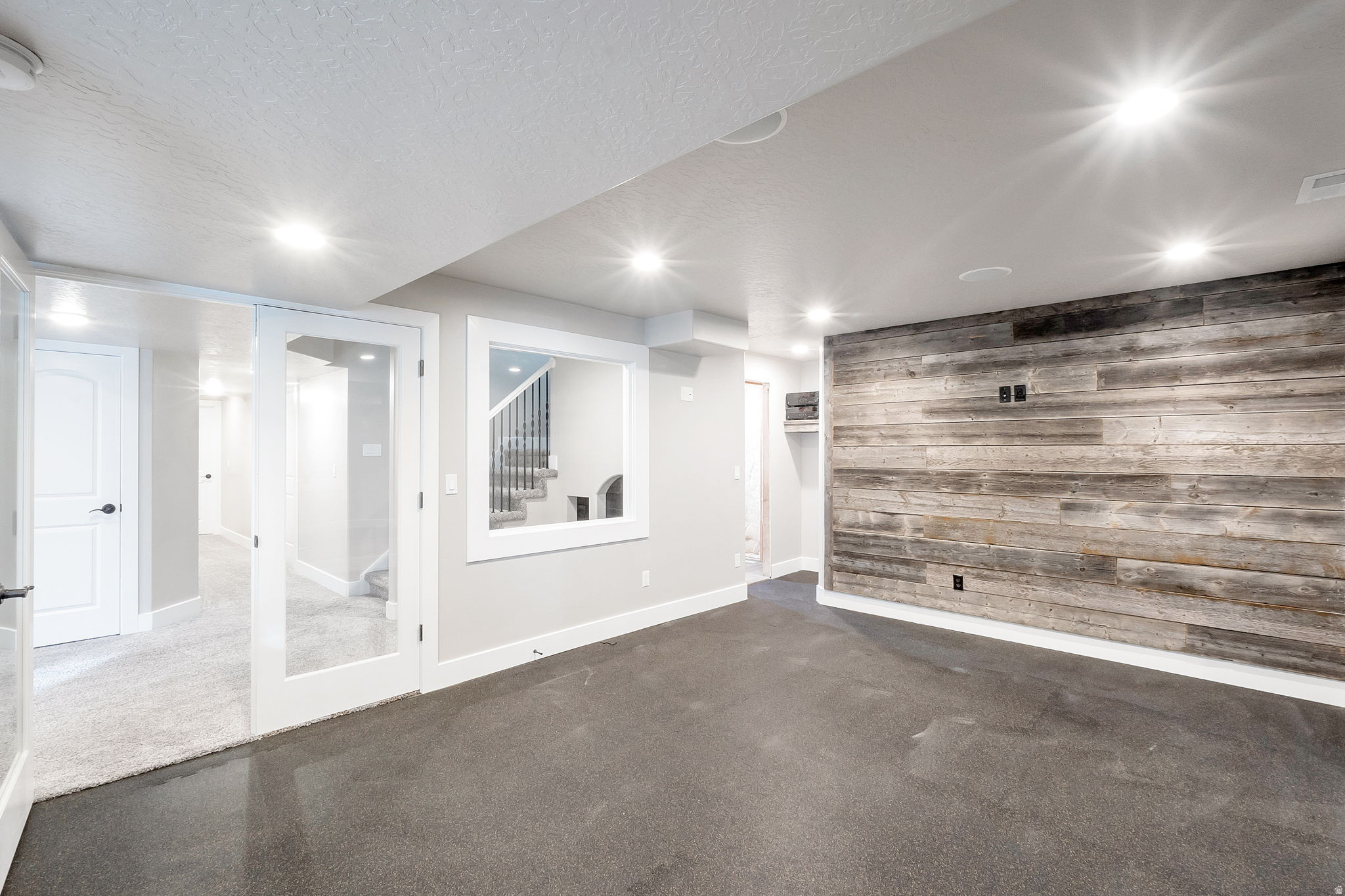 WINDSOR MEADOWS - Residential