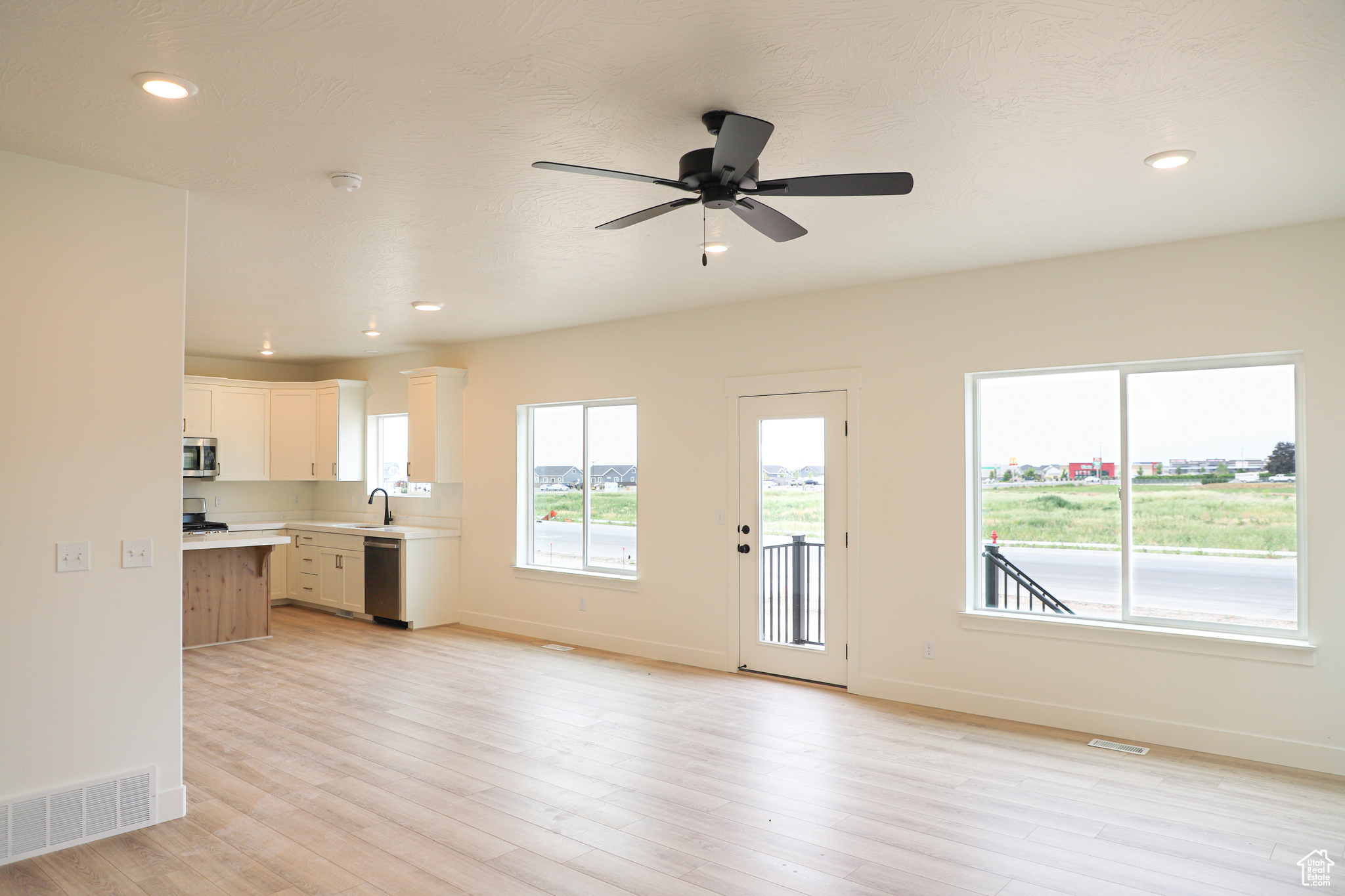 SALEM FIELDS - Residential