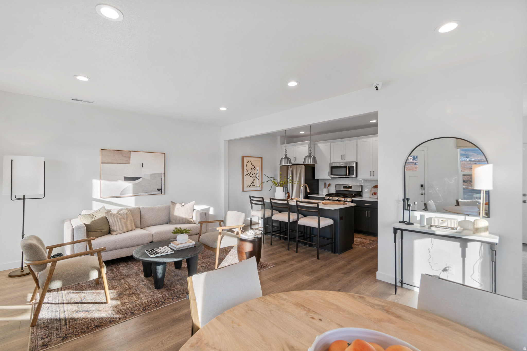 BEACON POINTE - Residential