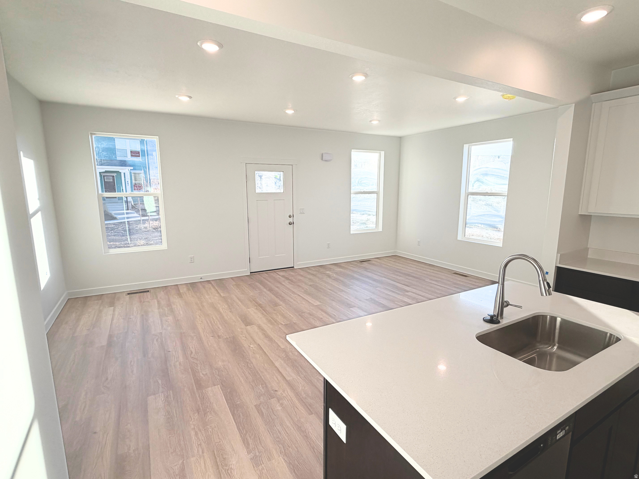 BEACON POINTE - Residential