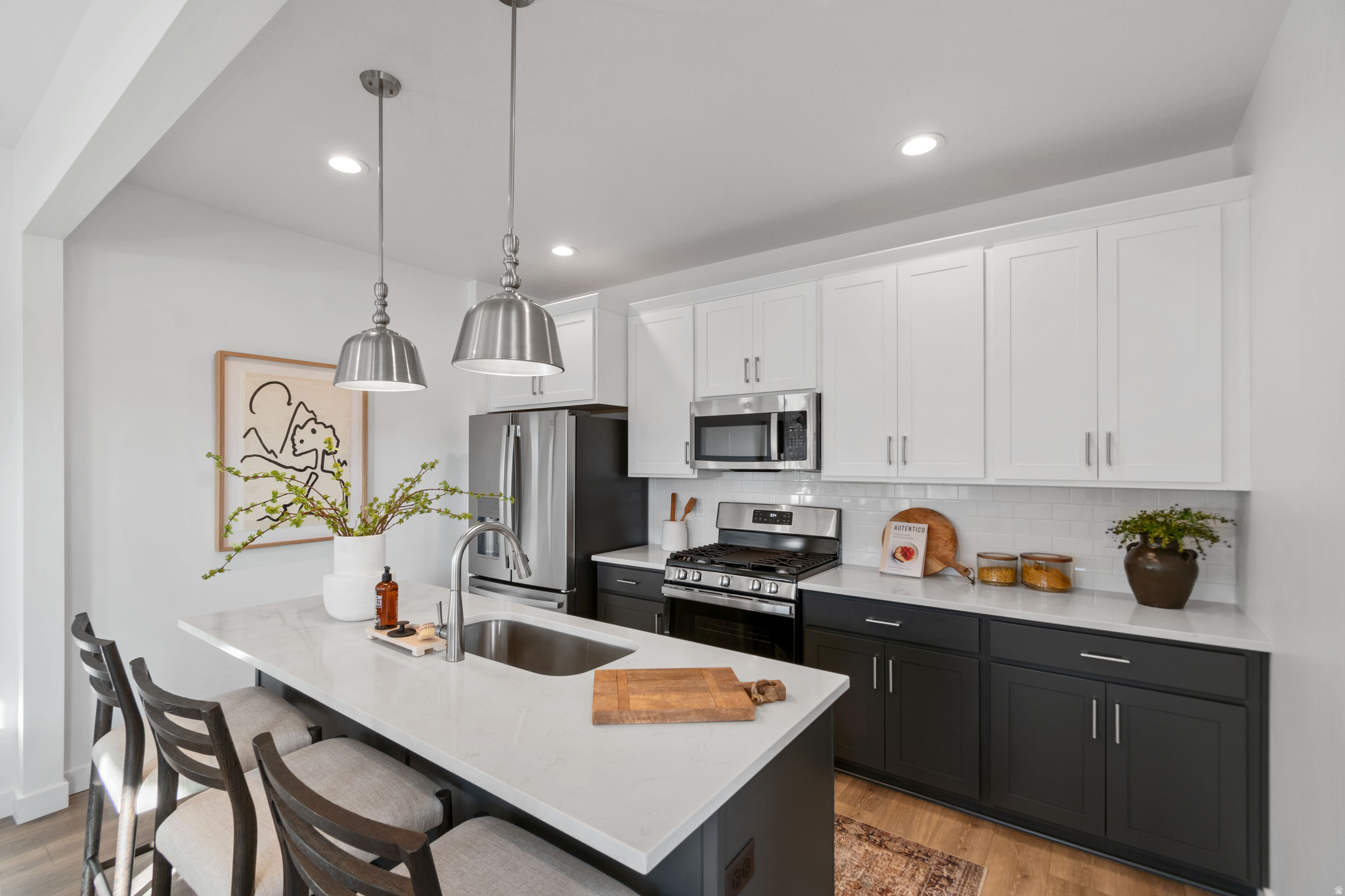 BEACON POINTE - Residential